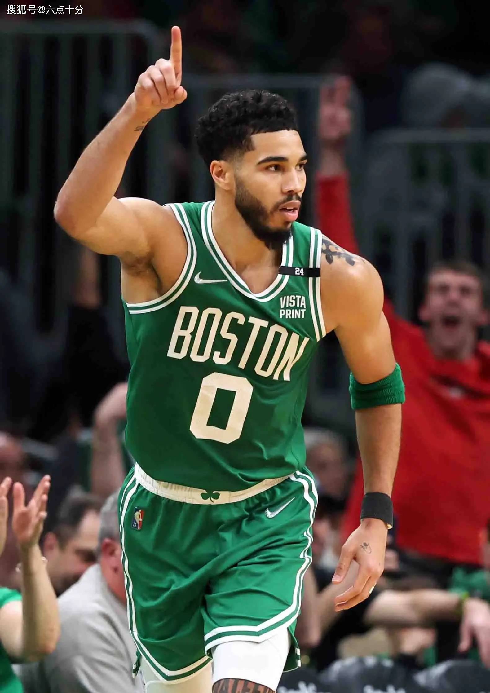 菲律宾男篮强势凯尔特人B队,布克制霸全场 菲律宾男篮强势凯尔特人B队,布克制霸全场