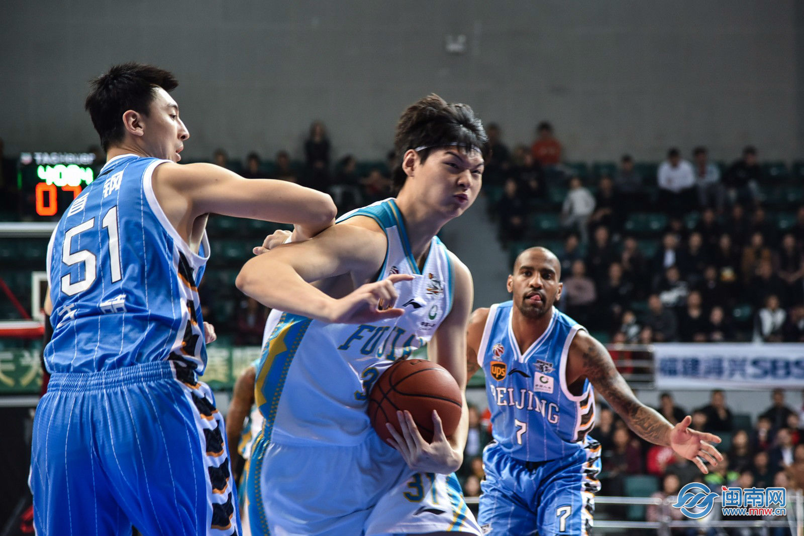 76人横扫中国男篮,汉密尔顿一己之力扛起全队 76人横扫中国男篮,汉密尔顿一己之力扛起全队