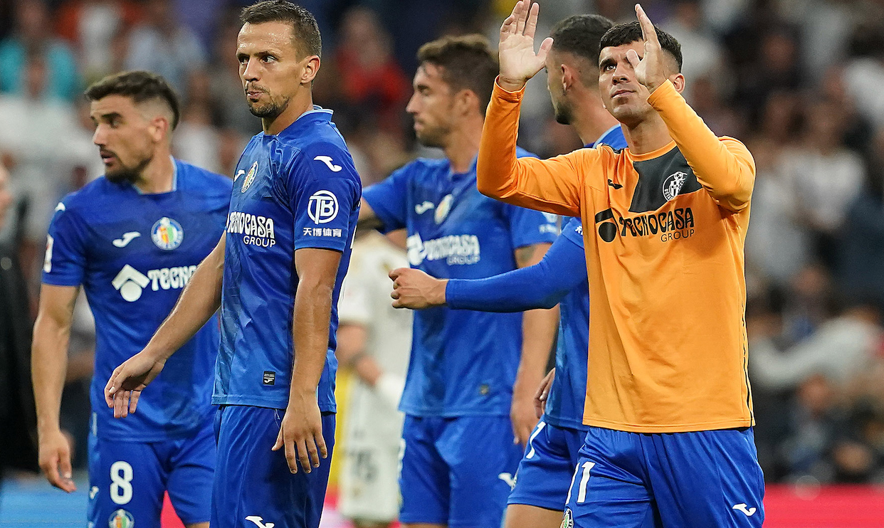 米兰体育app入口-赫塔菲后防能力强劲，对付对手攻势的简单介绍