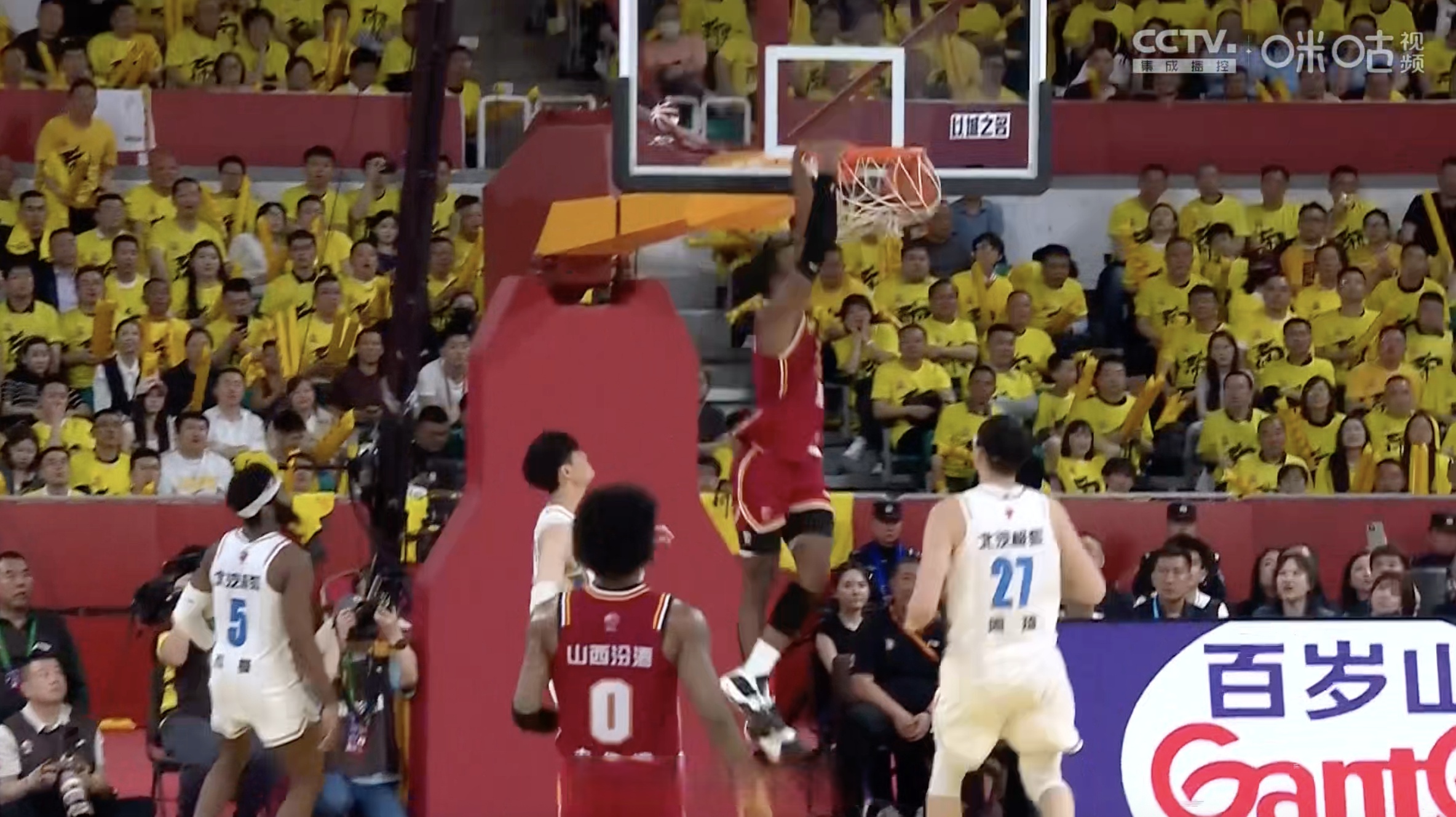 山西男篮在比赛中遭遇失利，球员们彼此责备的简单介绍