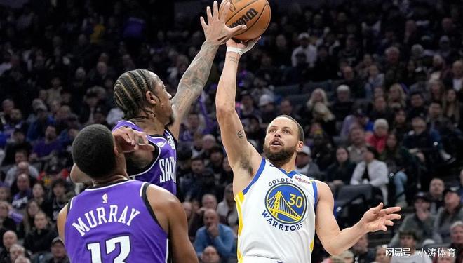 包含猛龙碾压鹈鹕，库里状态火热的词条