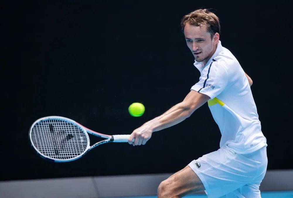 包含蒙特卡洛大师赛翻盘美网，梅德韦杰夫点燃赛场的词条