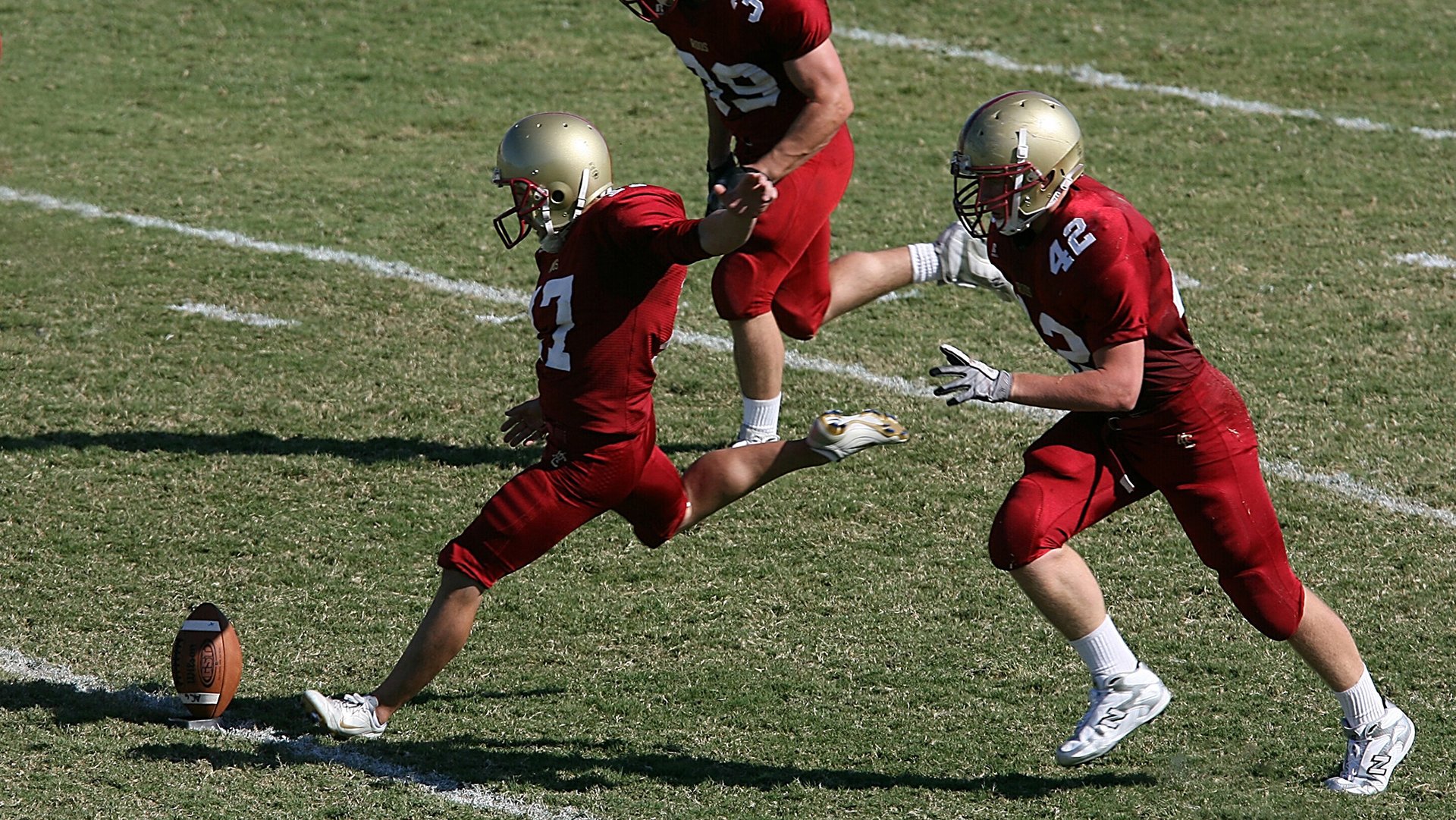 格纳布里，当F1引擎熄灭后，另一种轰鸣点燃了街道