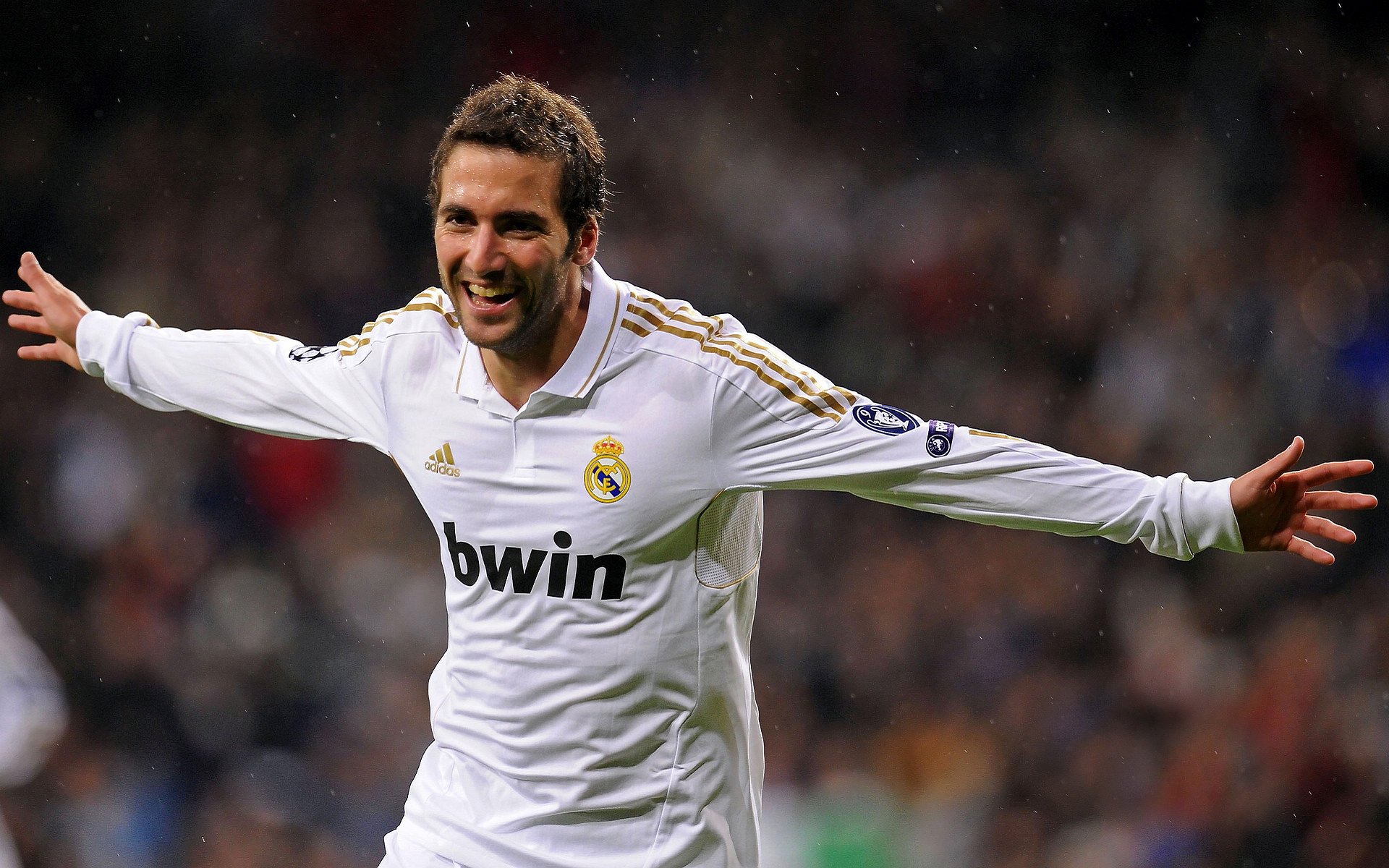 米兰体育官方网站-跨界狂想,当湖人打穿快船,拉文却在英超赛场接管冠军争夺战