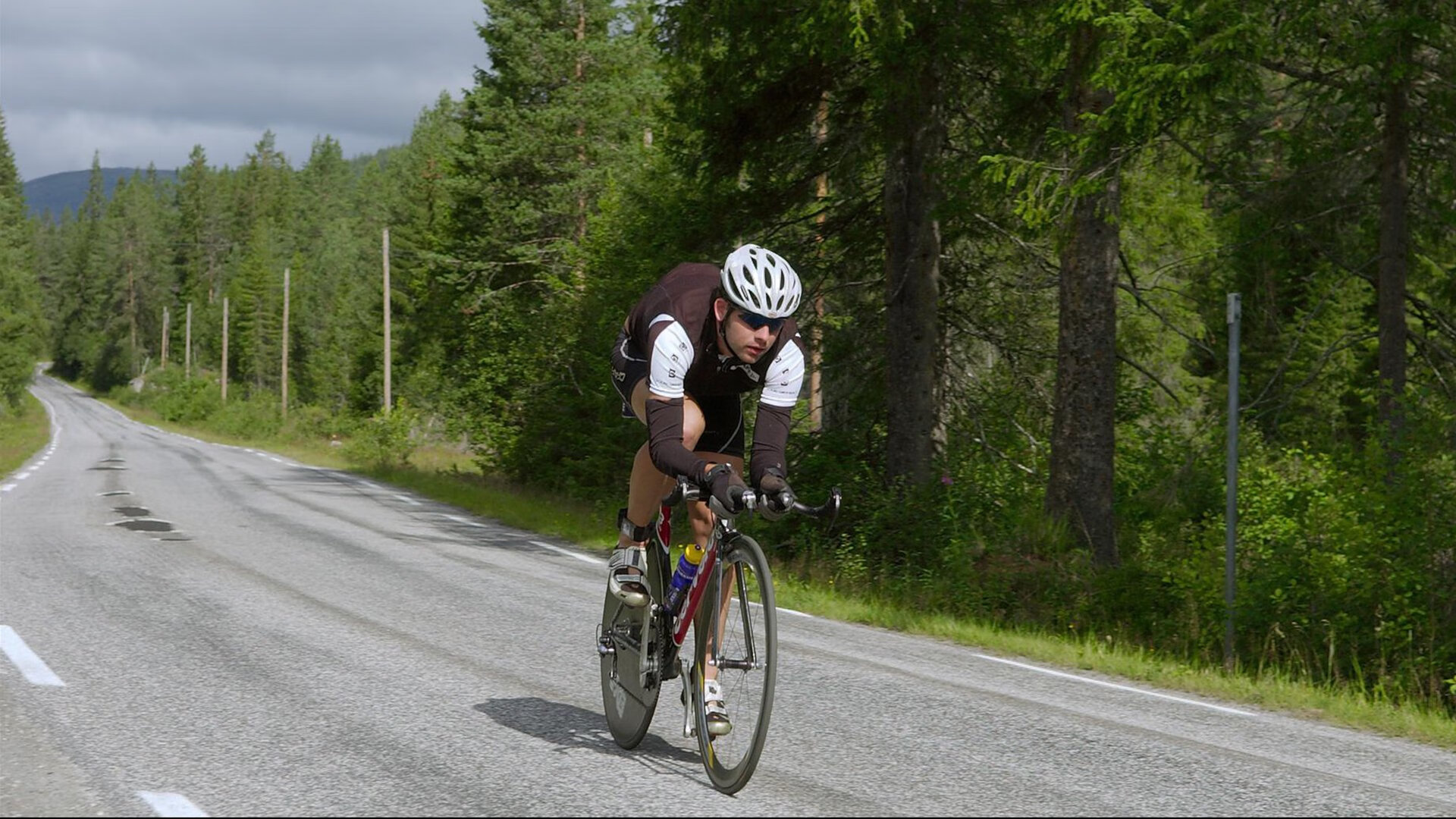 布雷默爆发，尼日利亚强行终结加拿大，一场定义足球未来的对决