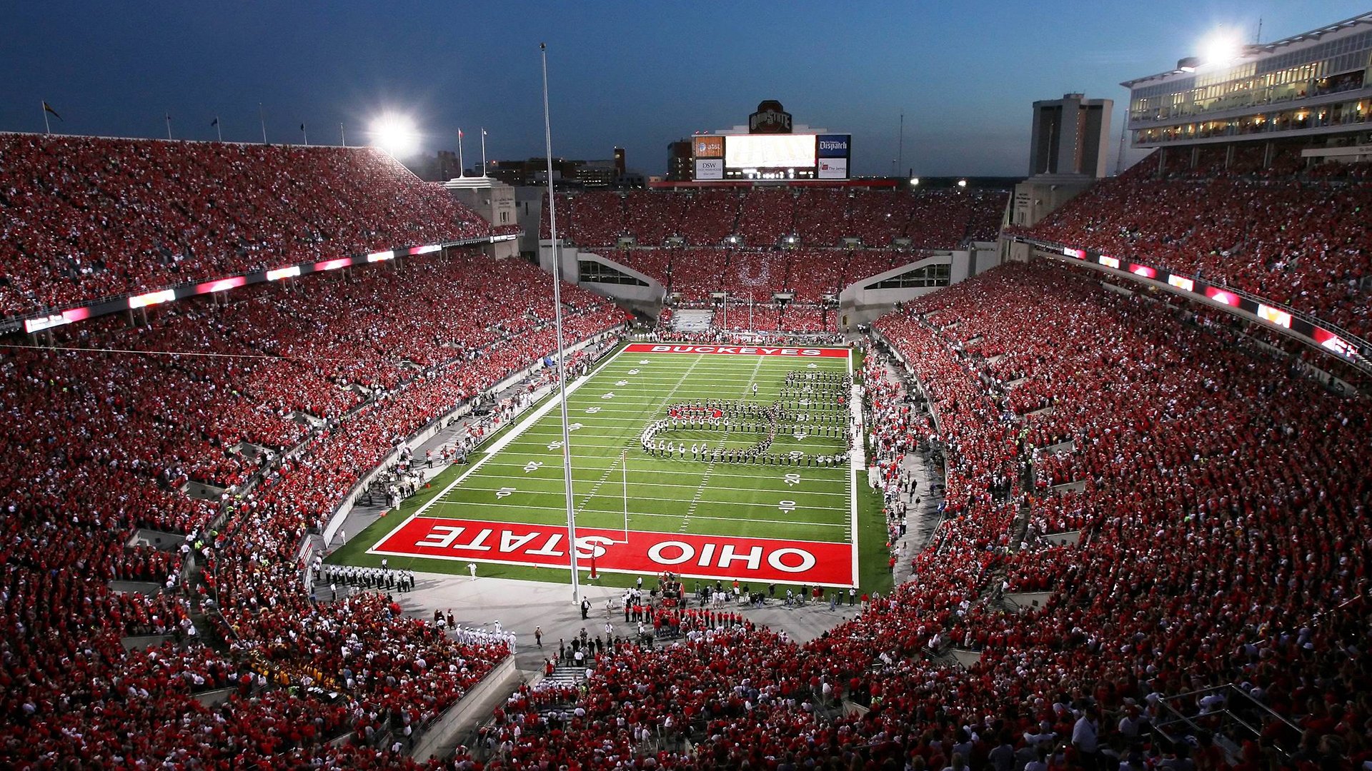 赛道风云，塞恩斯领衔索伯车队横扫阿斯顿马丁